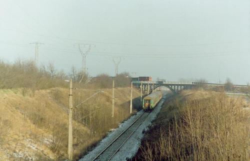 Lxd2-262 z pociągiem specjalnym na wiadukcie